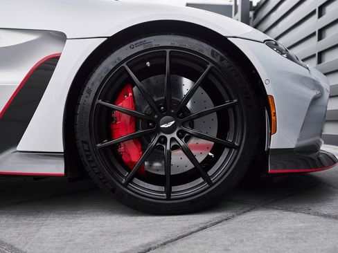 Used 2023 Aston Martin V12 Vantage image 28