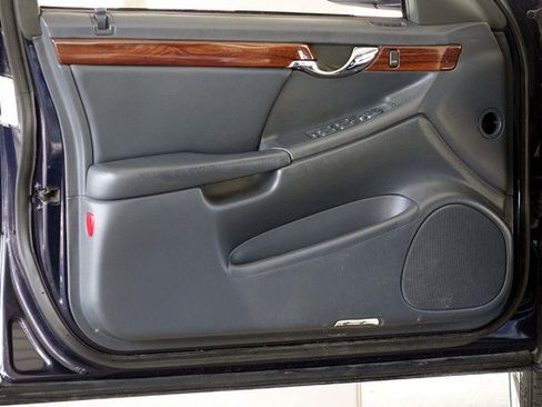 Used 2001 Cadillac De Ville Limousine FWD image 27