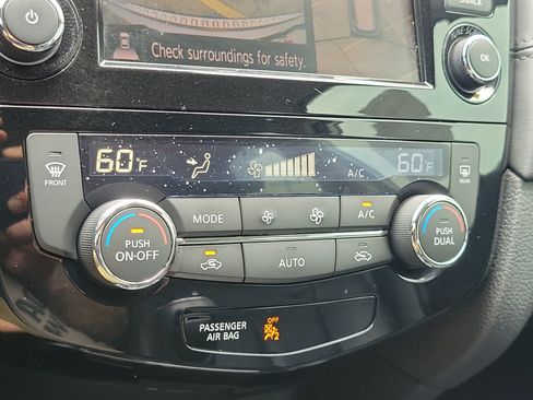Used 2020 Nissan Rogue SL AWD/4WD image 24