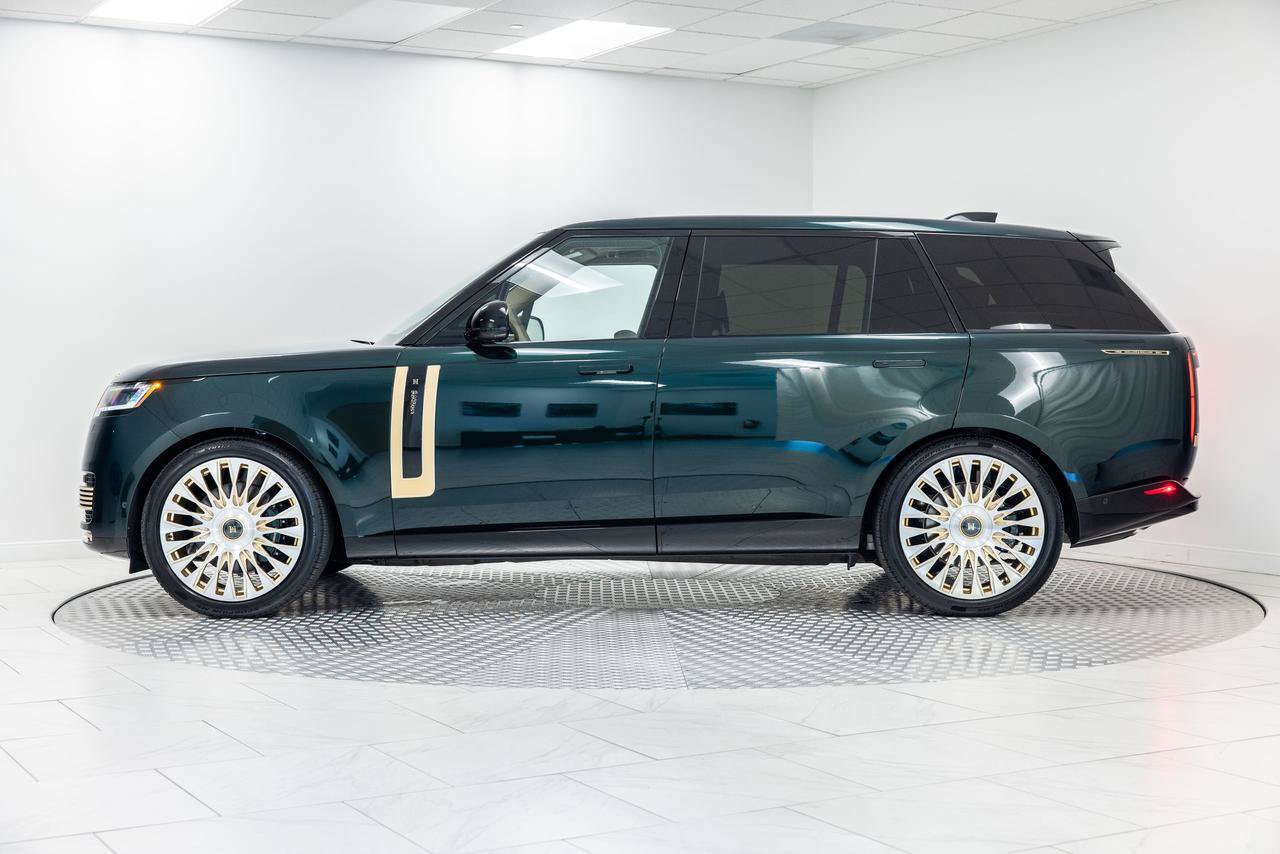 Used 2026 Land Rover Range Rover SV AWD/4WD image 4
