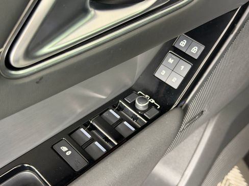 Used 2023 Land Rover Range Rover Velar R-Dynamic S AWD/4WD image 26
