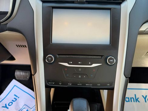 Used 2015 Ford Fusion SE FWD image 13