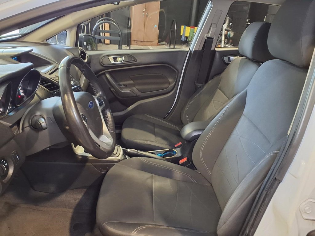 Used 2015 Ford Fiesta SE FWD image 18