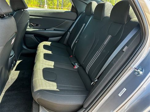 Used 2025 Hyundai Elantra Sport image 25