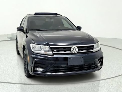 Used 2020 Volkswagen Tiguan SE R-Line FWD image 2