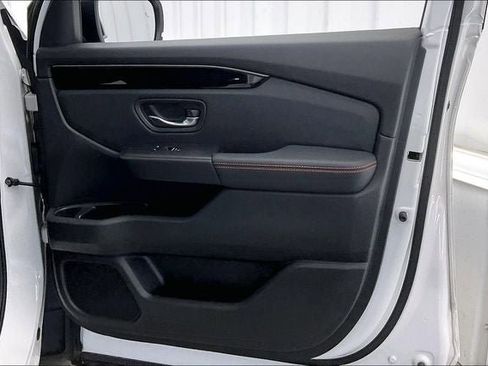 Certified 2025 Honda Pilot TrailSport image 22