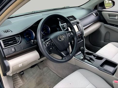 Used 2017 Toyota Camry LE FWD image 17