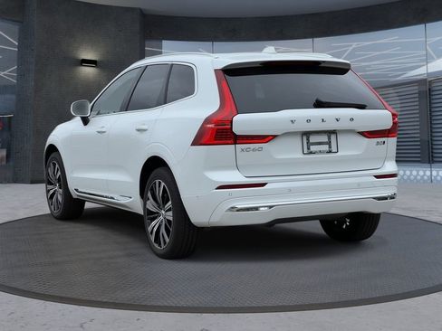 Used 2023 Volvo XC60 B5 Ultimate w/ Climate Package AWD/4WD image 3