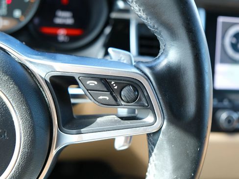 Used 2017 Porsche Macan image 42