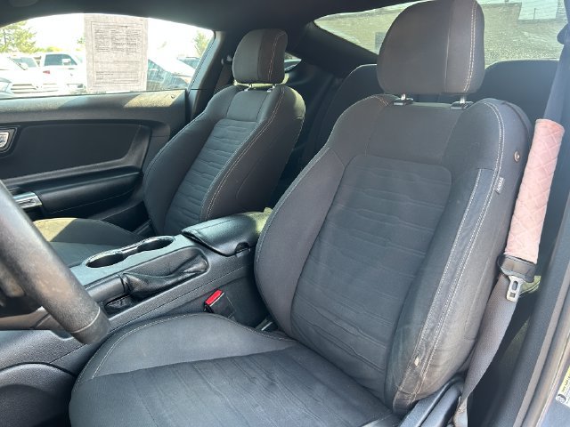 Used 2016 Ford Mustang Coupe RWD image 24