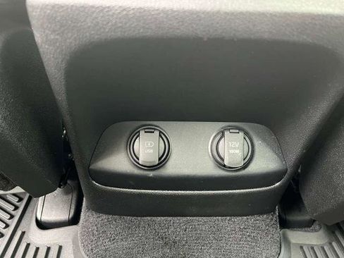 Used 2018 Kia Sorento FWD image 16