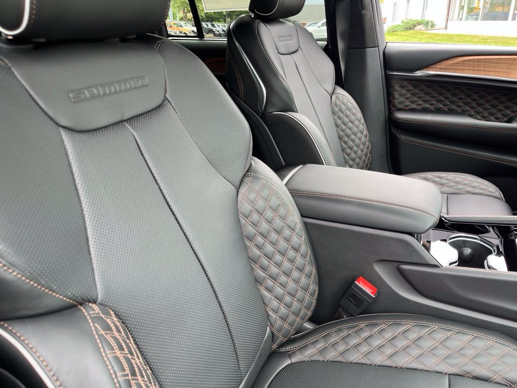 New 2027 Jeep Grand Cherokee Summit AWD/4WD image 39