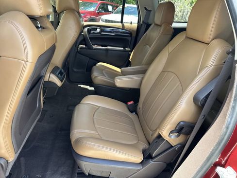 Used 2017 Buick Enclave Leather FWD image 19