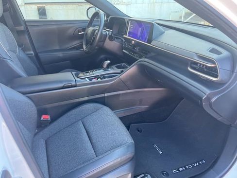Used 2023 Toyota Crown image 23