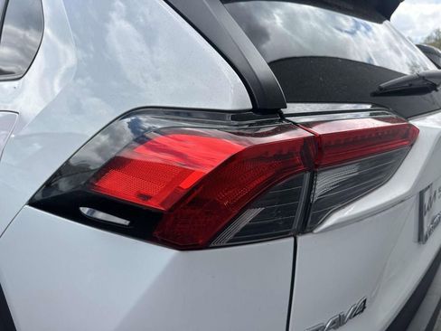 Used 2024 Toyota RAV4 LE AWD/4WD image 8