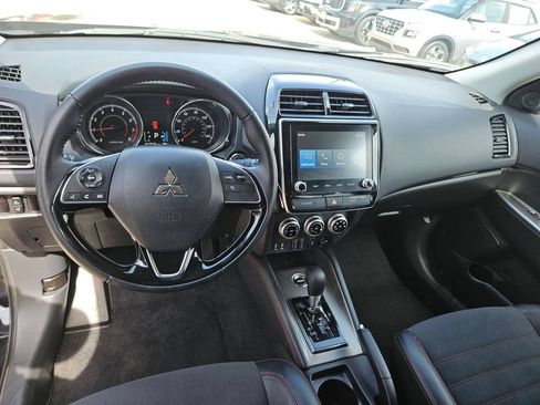 Used 2025 Mitsubishi Outlander Sport SE AWD/4WD image 16