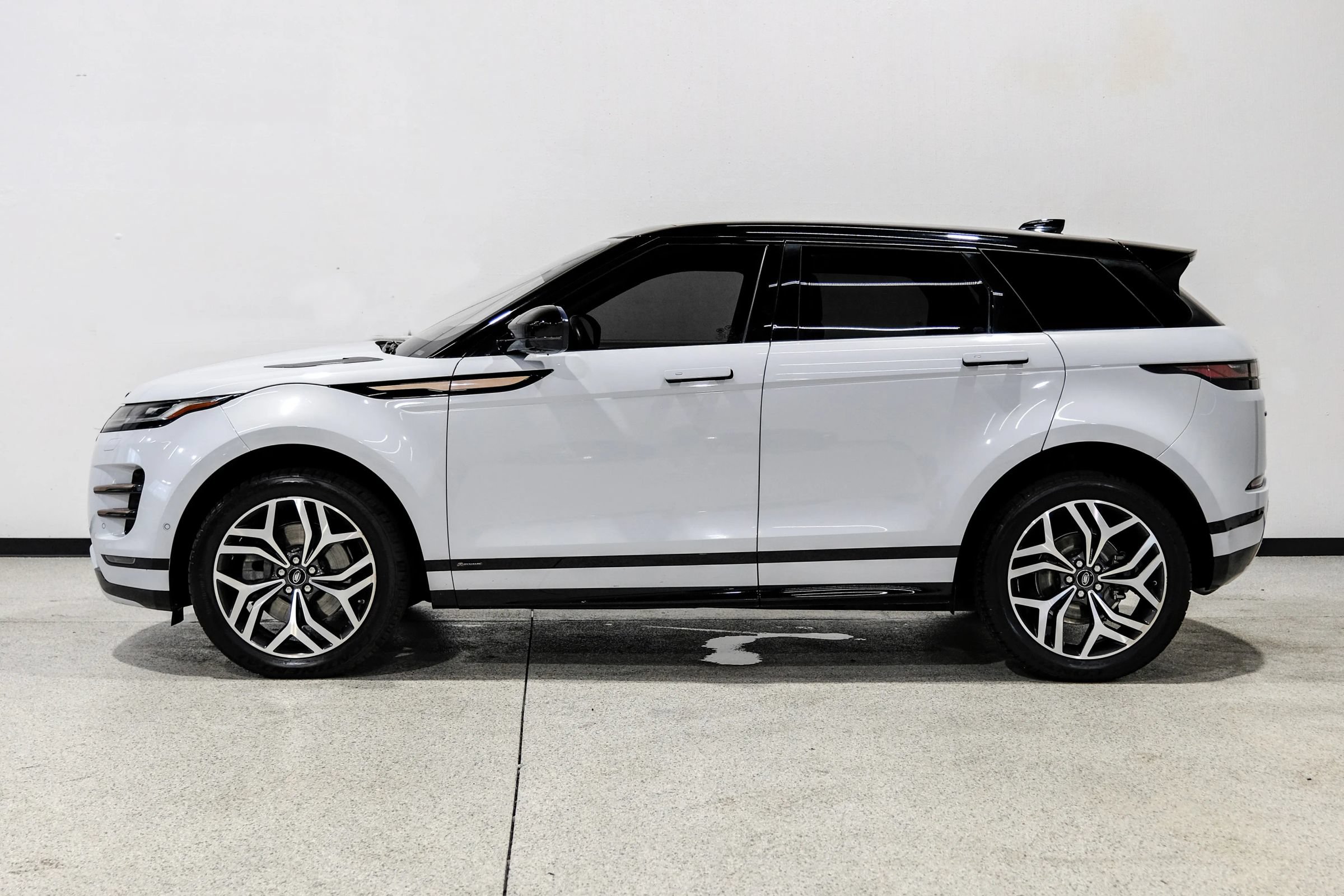 Used 2020 Land Rover Range Rover Evoque First Edition AWD/4WD image 7