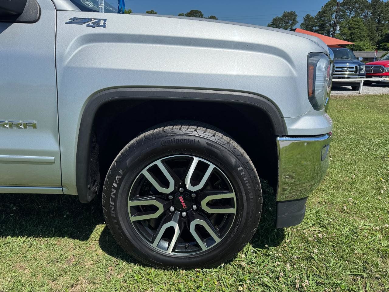 Used 2019 GMC Sierra 1500 SLE w/ SLE Value Package AWD/4WD image 7