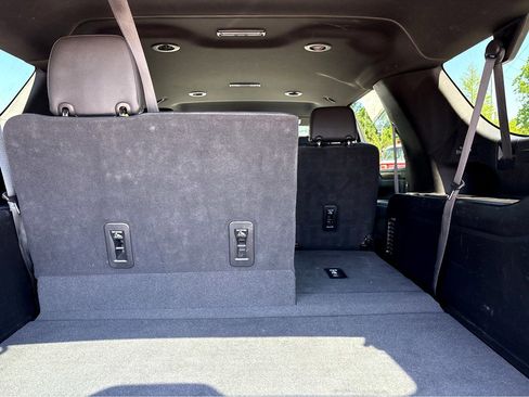 Used 2023 Chevrolet Suburban Premier RWD image 25