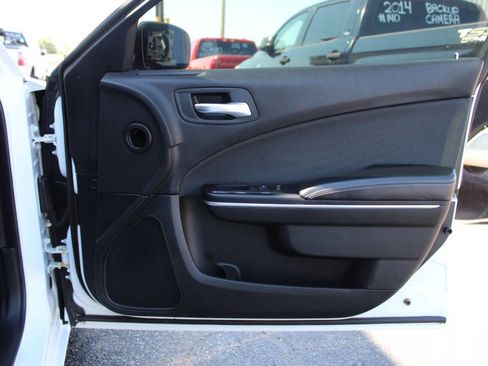 Used 2015 Dodge Charger SE w/ Sport Appearance Group image 10
