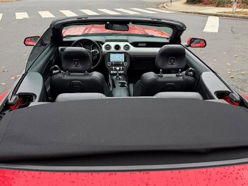 Used 2017 Ford Mustang Premium image 22