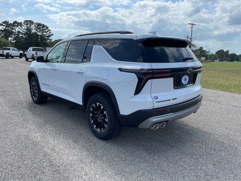 New 2026 Chevrolet Traverse Z71 w/ Enhanced Driving Package AWD/4WD image 3