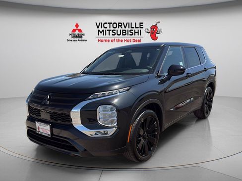 New 2026 Mitsubishi Outlander LE FWD image 3