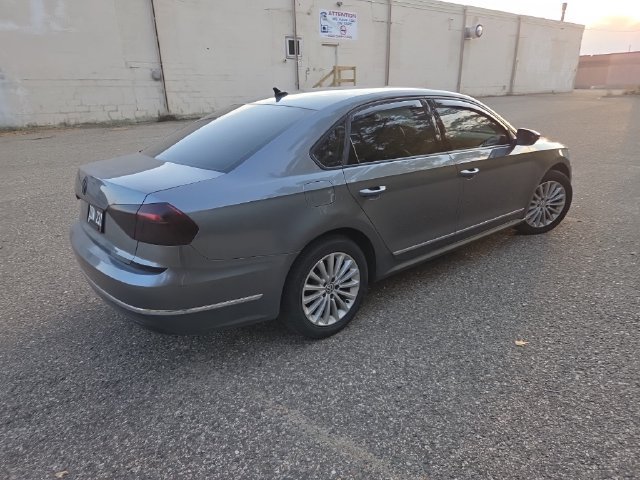 Used 2017 Volkswagen Passat 1.8T SEL Premium FWD image 12