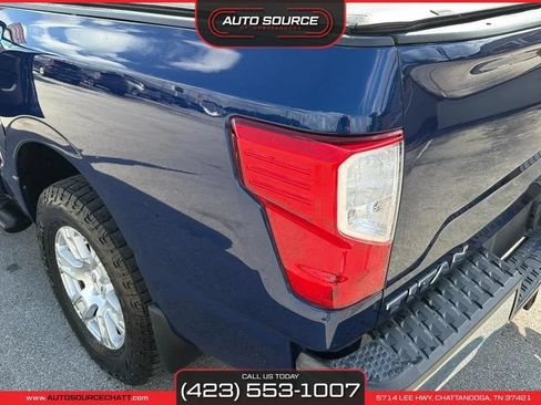Used 2017 Nissan Titan SV AWD/4WD image 12