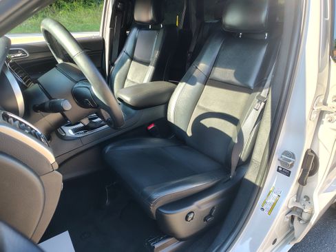 Certified 2021 Jeep Grand Cherokee Laredo AWD/4WD image 18
