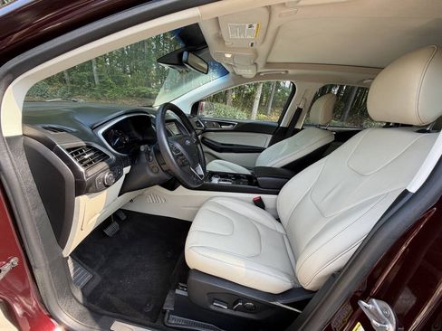 Used 2019 Ford Edge Titanium w/ Cold Weather Package FWD image 8