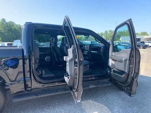 Used 2024 Ford F150 Lariat w/ Equipment Group 502A High AWD/4WD image 11