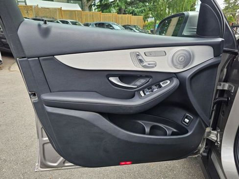 Used 2019 Mercedes-Benz GLC 300 4MATIC image 23