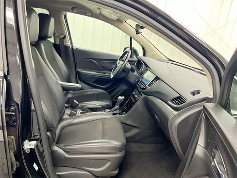 Used 2020 Buick Encore Preferred w/ Safety Package image 21