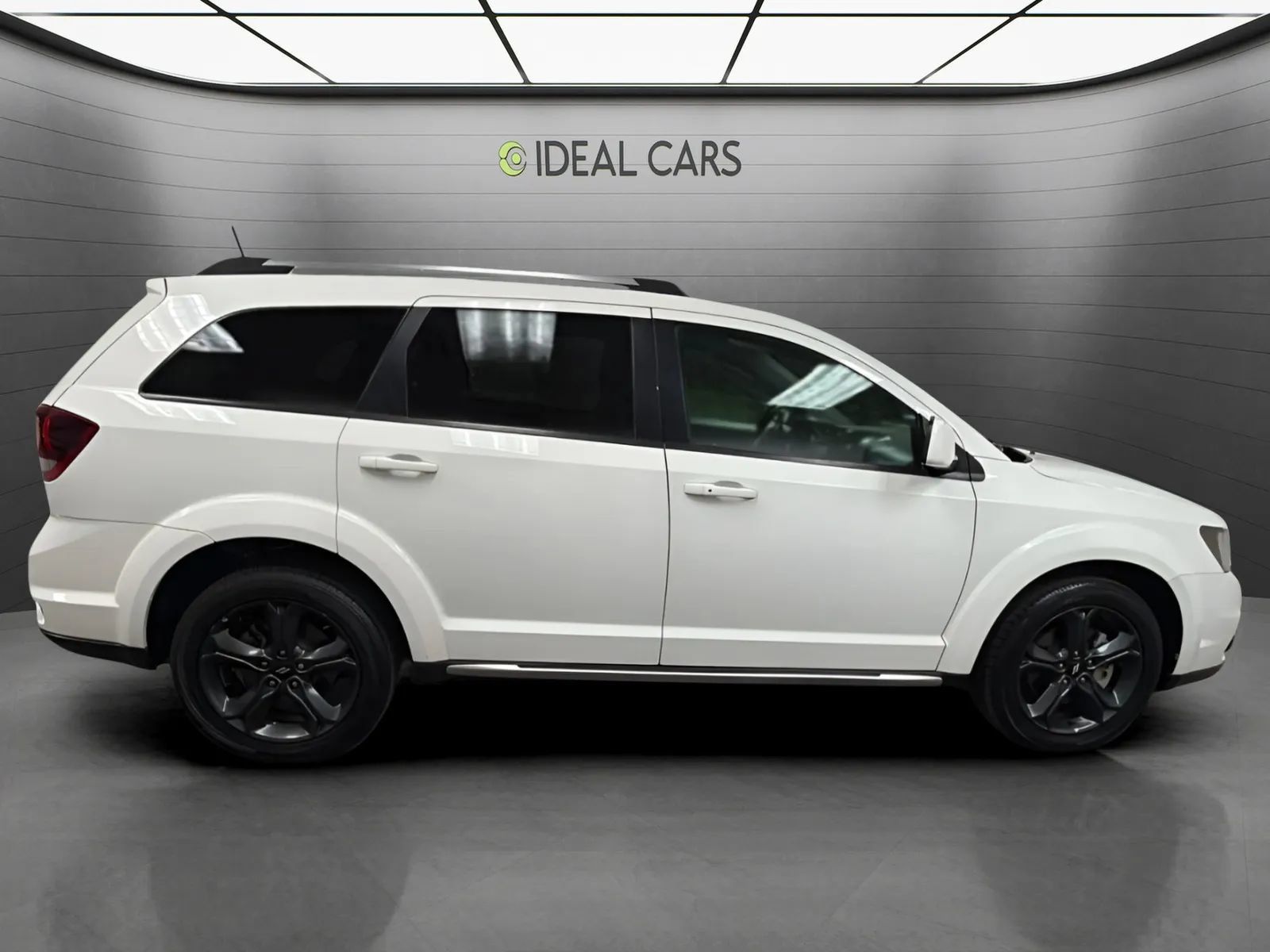 Used 2018 Dodge Journey Crossroad FWD image 4