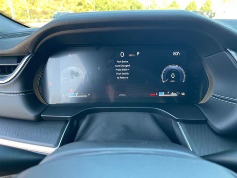 New 2025 Jeep Grand Cherokee Altitude image 26