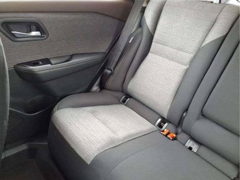 Certified 2022 Nissan Rogue SV FWD image 15