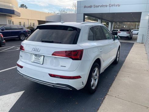 Used 2023 Audi Q5 2.0T Premium w/ Convenience Package image 4