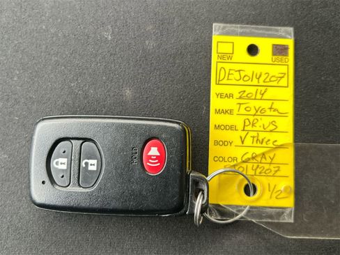 Used 2014 Toyota Prius V Three image 35