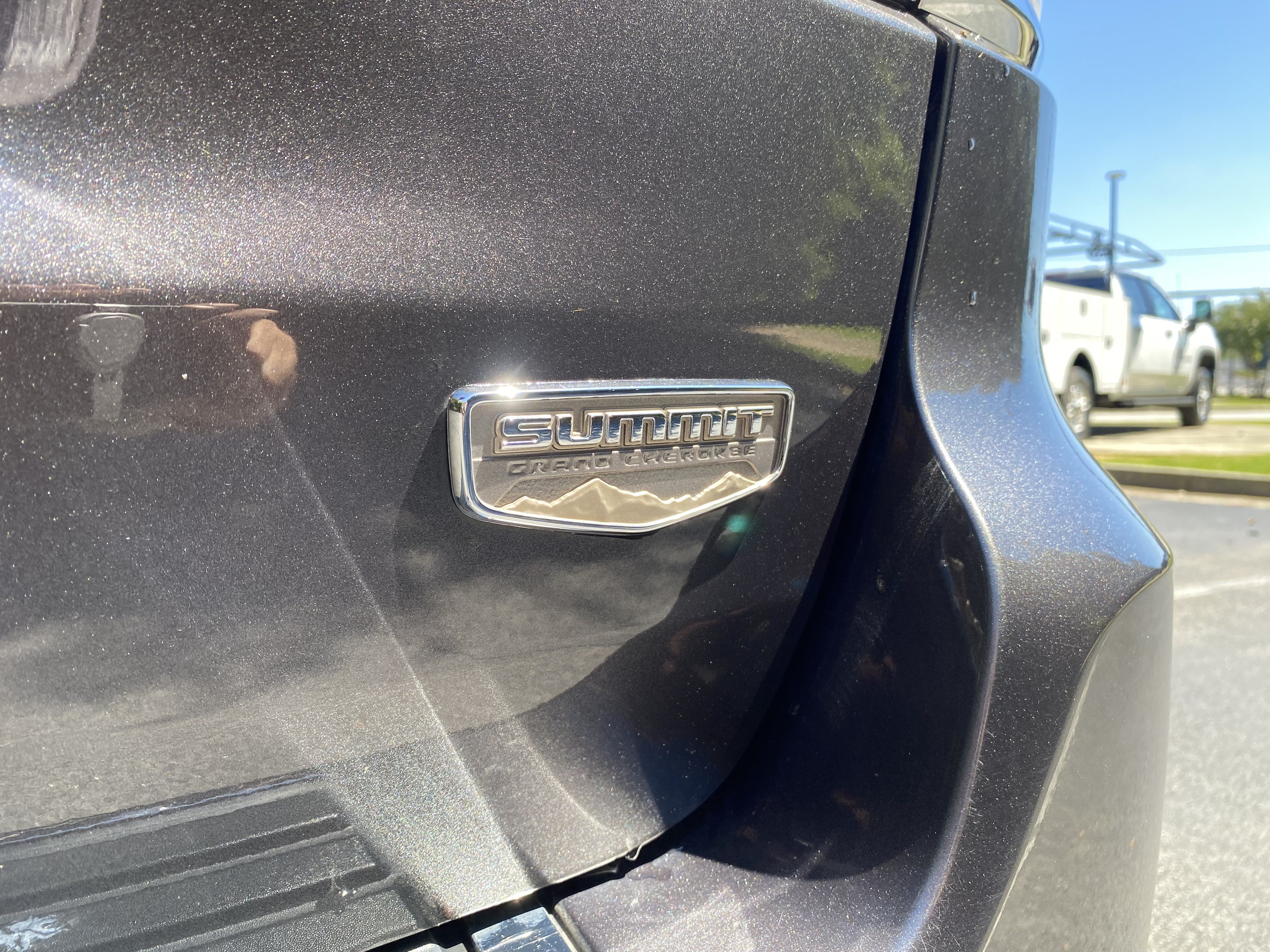 Used 2017 Jeep Grand Cherokee Summit AWD/4WD image 38