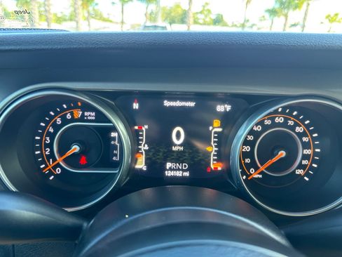 Used 2018 Jeep Wrangler Unlimited Sport S AWD/4WD image 30