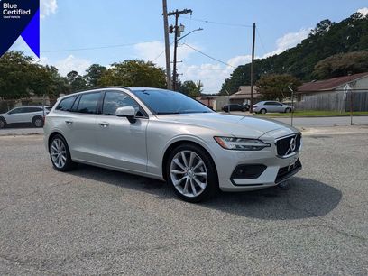 Used 2020 Volvo V60 T5 Momentum
