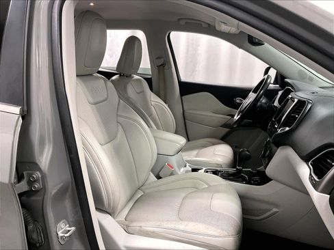 Used 2020 Jeep Cherokee Limited image 11