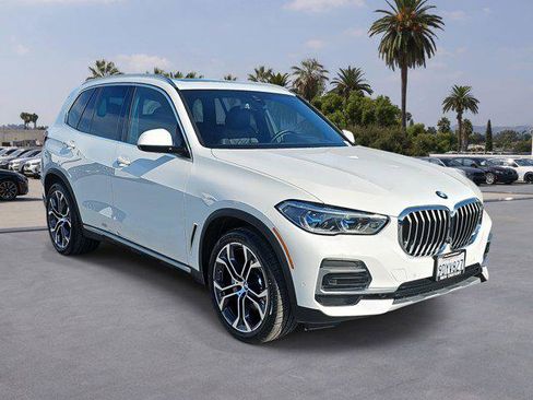Certified 2023 BMW X5 sDrive40i w/ Executive Package image 3