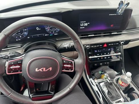 Used 2024 Kia Carnival SX FWD image 12