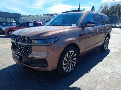 New 2026 Lincoln Navigator Black Label AWD/4WD image 3