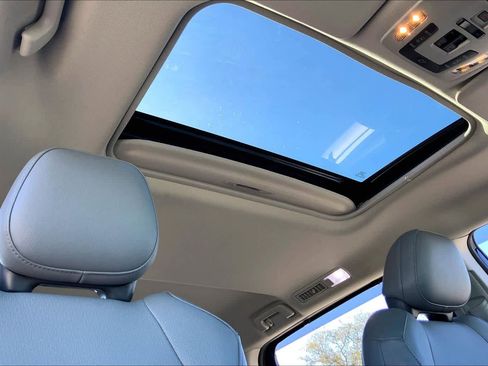 Used 2021 Toyota Sienna XLE image 14