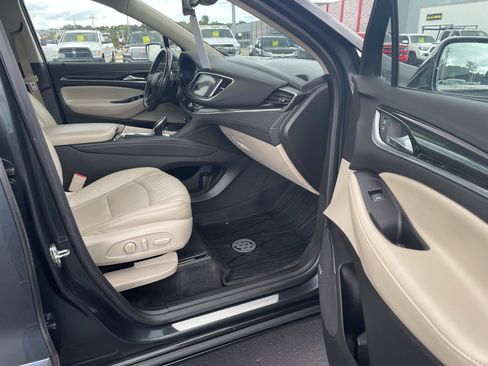 Used 2018 Buick Enclave Premium w/ Experience Buick Package image 32