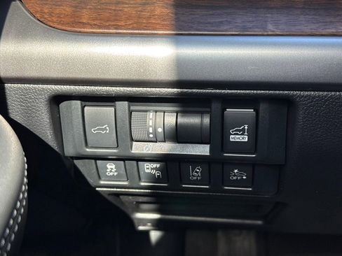 Used 2019 Subaru Outback 2.5i Limited AWD/4WD image 18