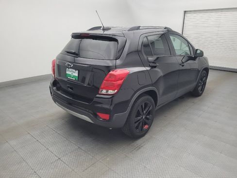 Used 2020 Chevrolet Trax LT w/ Redline Edition FWD image 9